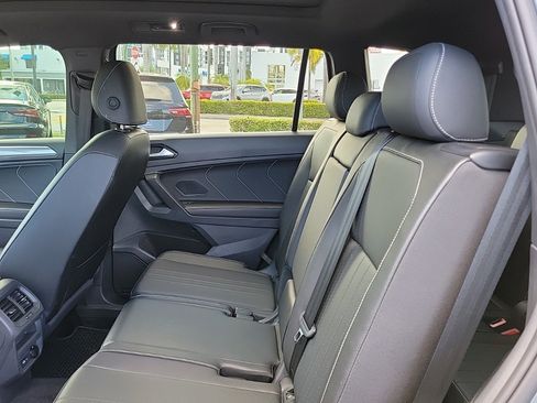 Used 2024 Volkswagen Tiguan SE R-Line FWD image 16