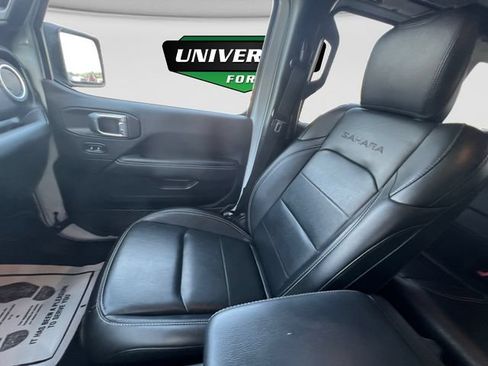 Used 2023 Jeep Wrangler Unlimited Sahara w/ Cold Weather Group AWD/4WD image 12