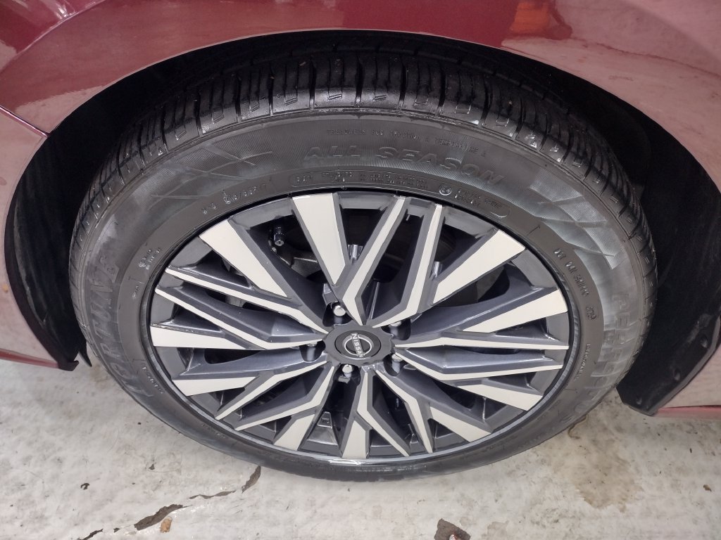 Used 2025 Nissan Altima 2.5 SV FWD image 5