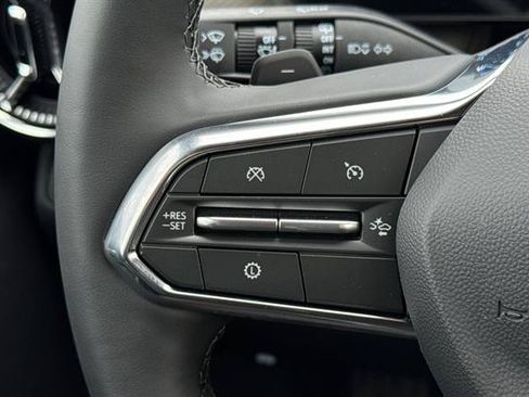 New 2026 Chevrolet Equinox LT w/ Convenience Package II FWD image 25