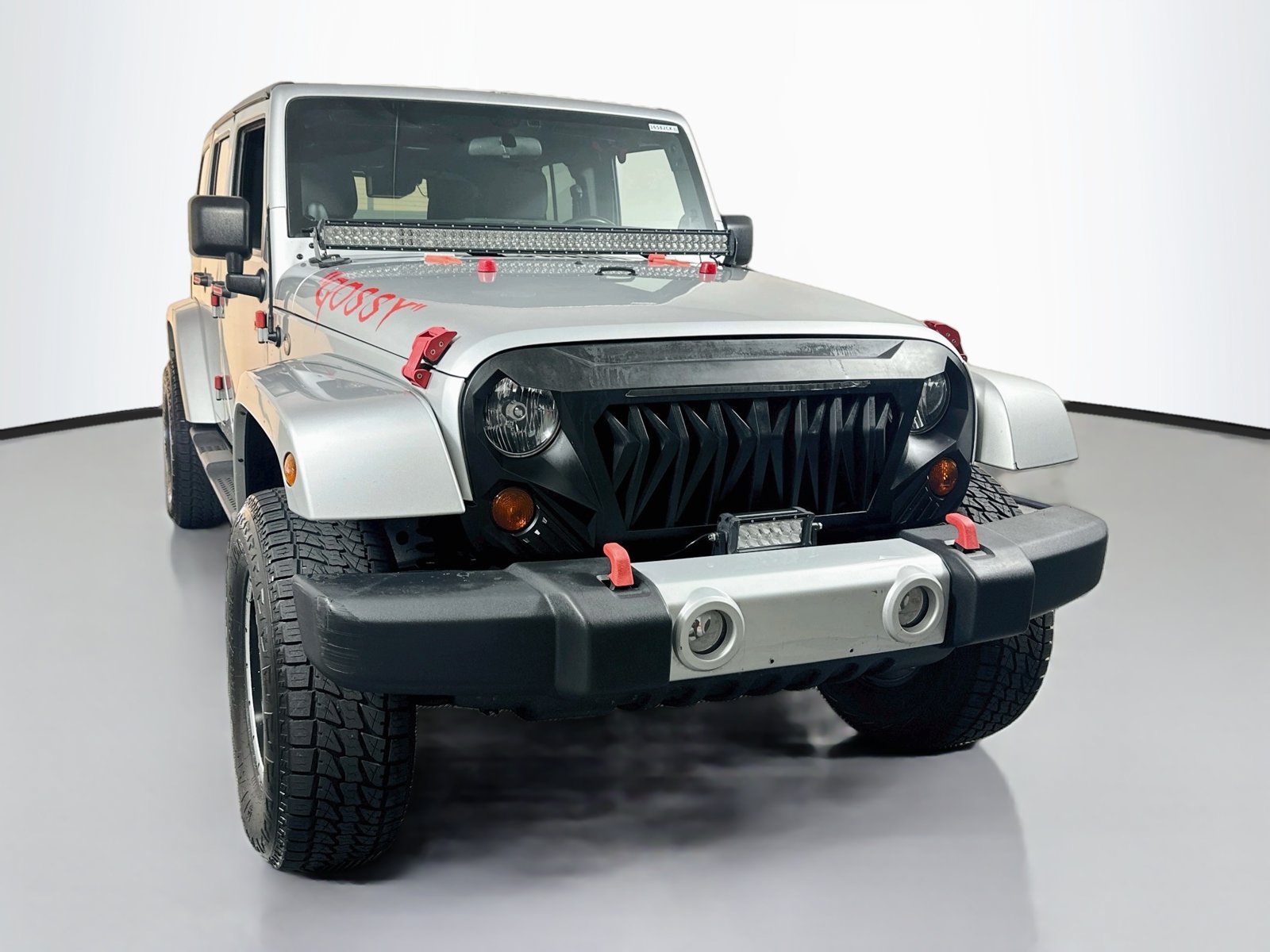 Used 2011 Jeep Wrangler Unlimited Sahara w/ Connectivity Group AWD/4WD image 1