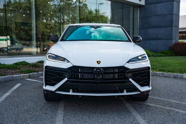 Used 2025 Lamborghini Urus SE AWD/4WD image 3