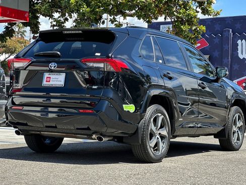 Used 2023 Toyota RAV4 SE w/ Weather & Moonroof Package AWD/4WD image 4