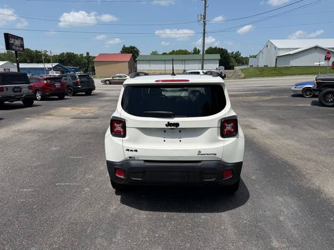 Used 2017 Jeep Renegade Altitude AWD/4WD image 4