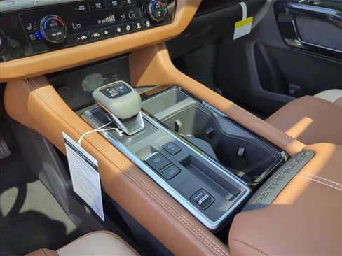 New 2026 Nissan Pathfinder Platinum FWD image 14
