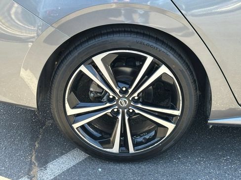 Used 2020 Nissan Sentra SR w/ Electronics Package FWD image 14