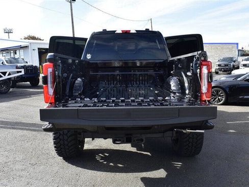 Used 2025 Ford F250 Platinum image 30