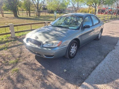 Used 2005 Ford Taurus SE FWD image 6
