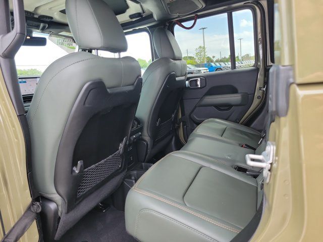 Used 2025 Jeep Gladiator Mojave AWD/4WD image 10