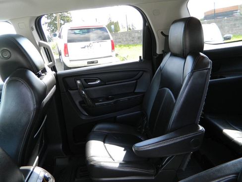 Used 2017 GMC Acadia Limited SLT image 15