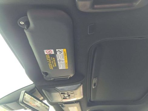 Used 2025 Toyota RAV4 XSE AWD/4WD image 8