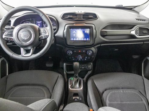 Used 2019 Jeep Renegade Latitude FWD image 22