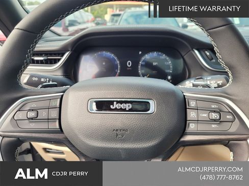 New 2025 Jeep Grand Cherokee L Limited w/ Luxury Tech Group II AWD/4WD image 23