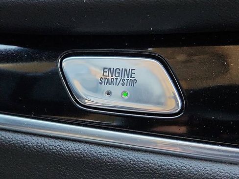 Certified 2024 Buick Enclave Avenir w/ Avenir Technology Package image 21