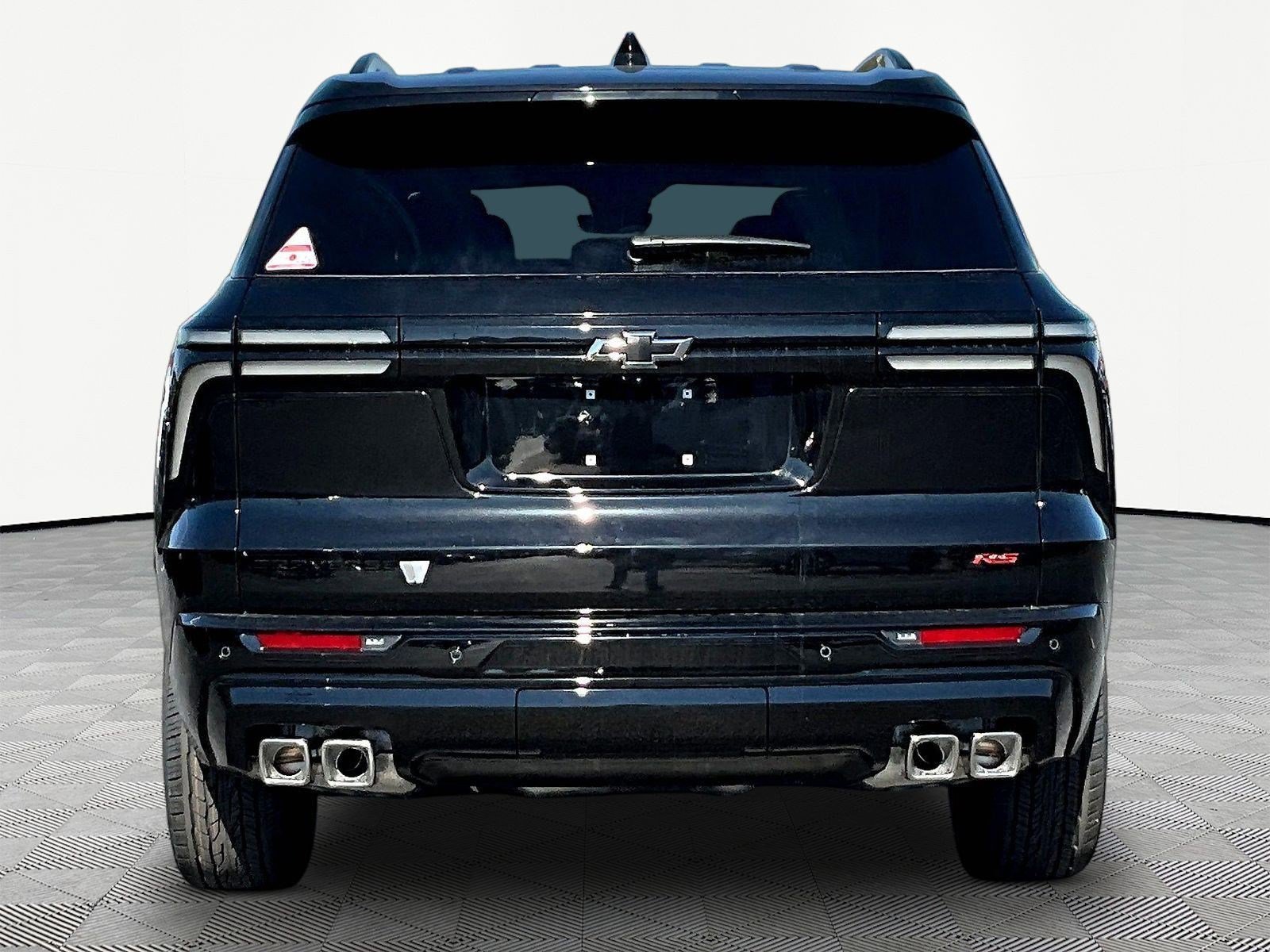 New 2027 Chevrolet Traverse RS w/ LPO, Floor Liner Package FWD image 5