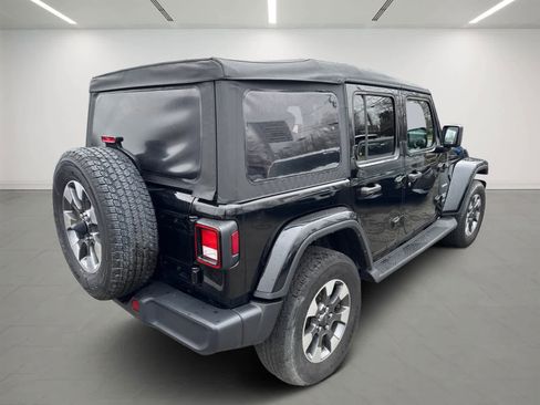 Used 2022 Jeep Wrangler Unlimited Sahara AWD/4WD image 5