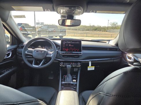 New 2026 Jeep Compass Latitude image 21