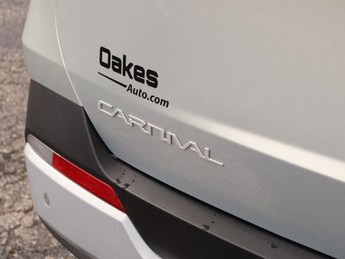 New 2026 Kia Carnival EX FWD image 9