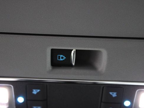 New 2026 Ford F250 Lariat w/ Black Appearance Package image 57