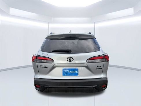Used 2023 Toyota Corolla Cross AWD Hybrid w/ Convenience Package image 7