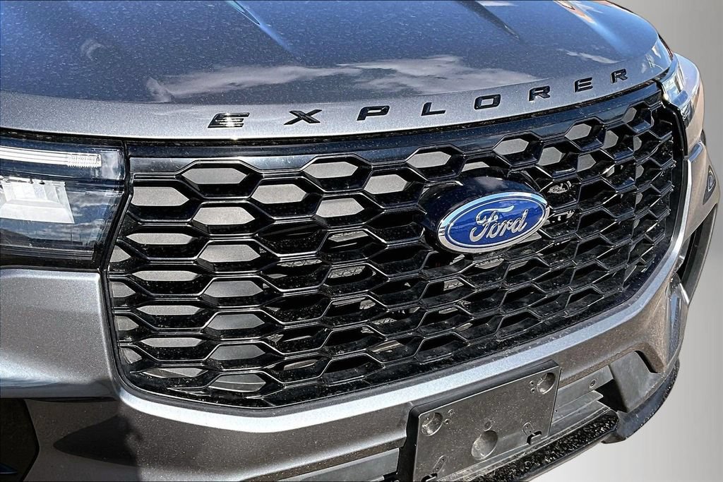 Used 2025 Ford Explorer ST-Line AWD/4WD image 32