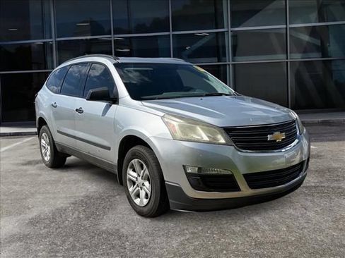 Used 2015 Chevrolet Traverse LS FWD image 2