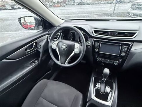 Used 2016 Nissan Rogue SV w/ SV Premium Package image 19