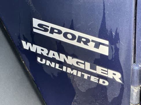 Used 2013 Jeep Wrangler Unlimited Sport image 14