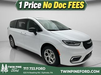 Used 2024 Chrysler Pacifica Limited w/ Trailer Tow Group AWD/4WD video 1