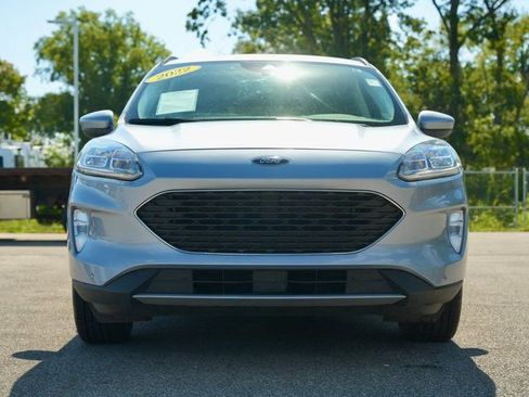 Used 2022 Ford Escape Titanium image 3