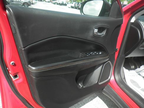 Used 2018 Jeep Compass Sport w/ Tech Group image 16