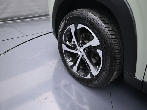 Certified 2024 Chevrolet Trax RS w/ Driver Confidence Package image 30