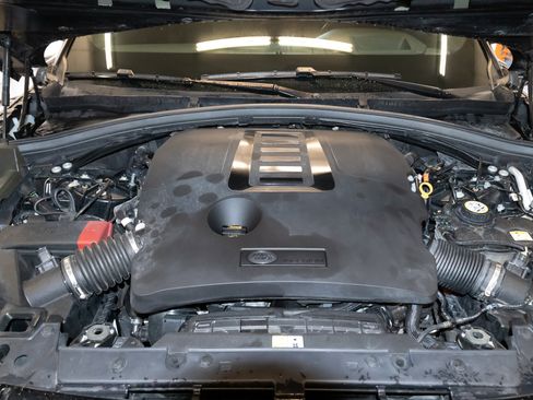 Used 2021 Land Rover Range Rover Velar R-Dynamic S image 41