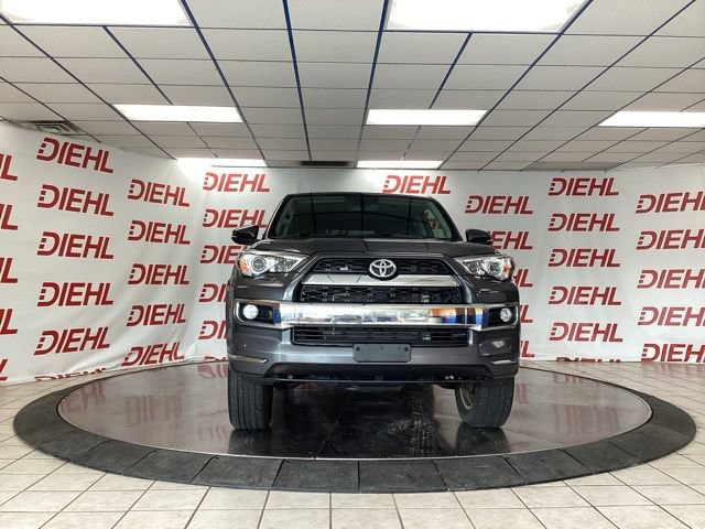 Used 2018 Toyota 4Runner Limited AWD/4WD image 2