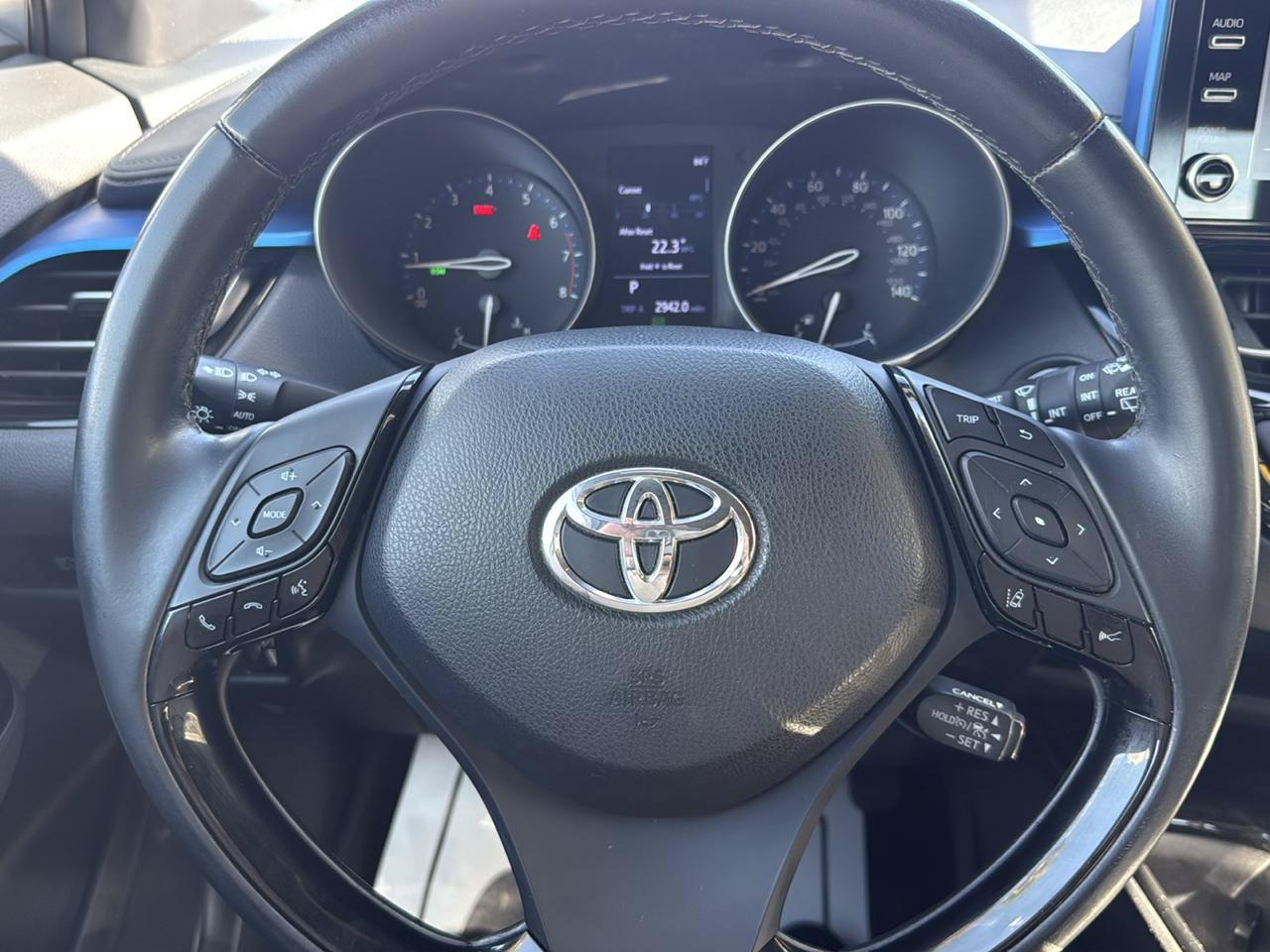 Used 2019 Toyota C-HR XLE FWD image 32