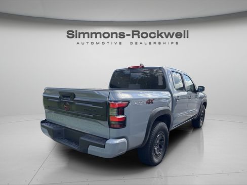 Used 2026 Nissan Frontier PRO-4X AWD/4WD image 5