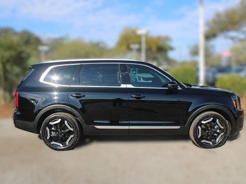 Used 2025 Kia Telluride S image 5