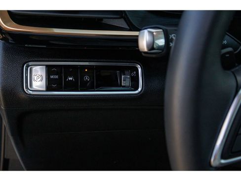 Used 2024 Buick Envision Avenir AWD/4WD image 21