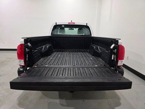 Used 2016 Toyota Tacoma SR image 24
