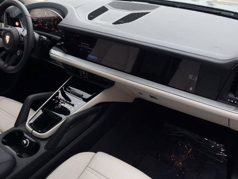 New 2026 Porsche Cayenne image 25