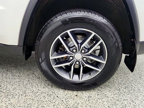Used 2018 Jeep Grand Cherokee Limited AWD/4WD image 9