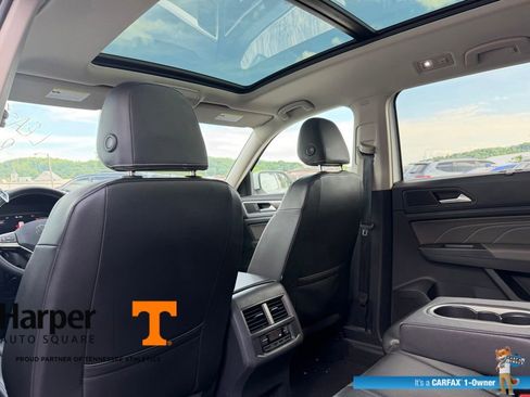 Used 2023 Volkswagen Atlas SE w/ Panoramic Sunroof Package FWD image 12