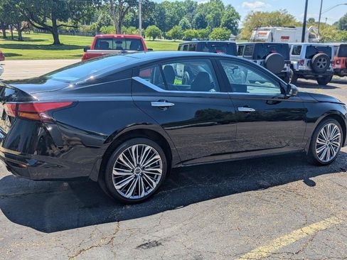 Used 2024 Nissan Altima 2.5 SL AWD/4WD image 10