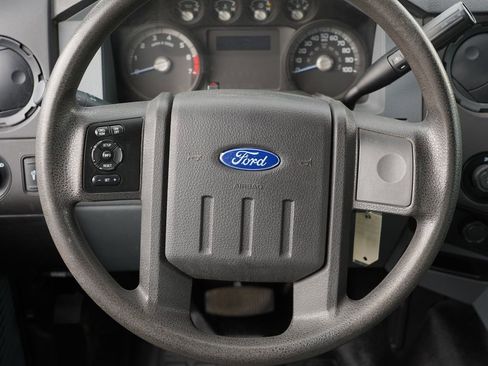 Used 2015 Ford F250 XL w/ Power Equipment Group AWD/4WD image 22