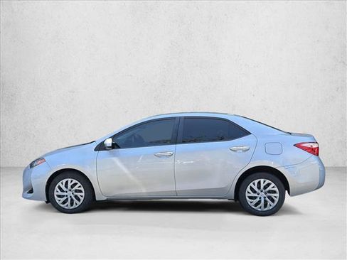Used 2018 Toyota Corolla LE FWD image 8