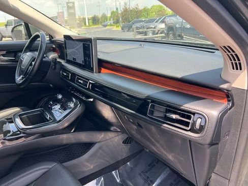 Used 2022 Lincoln Nautilus Reserve AWD/4WD image 30