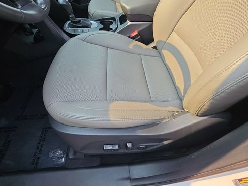 Used 2017 Hyundai Santa Fe Sport FWD image 16