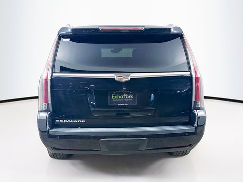 Used 2018 Cadillac Escalade Platinum image 7