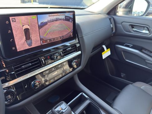 New 2026 Nissan Pathfinder SL image 21