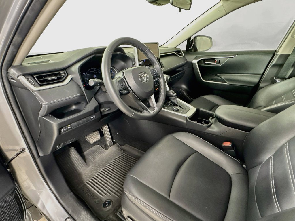 Used 2023 Toyota RAV4 XLE Premium AWD/4WD image 9